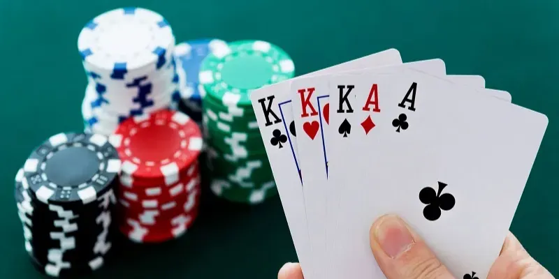 Tìm hiểu quy luật và xác suất trong bài xì tố
